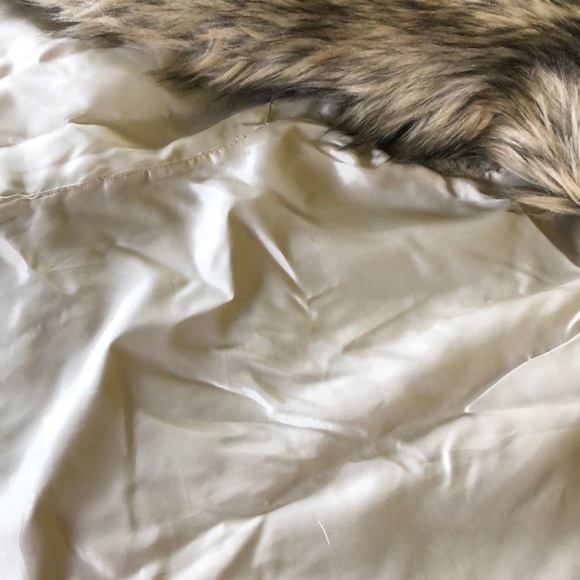 Michael Kors fur vest - Picture 3 of 3